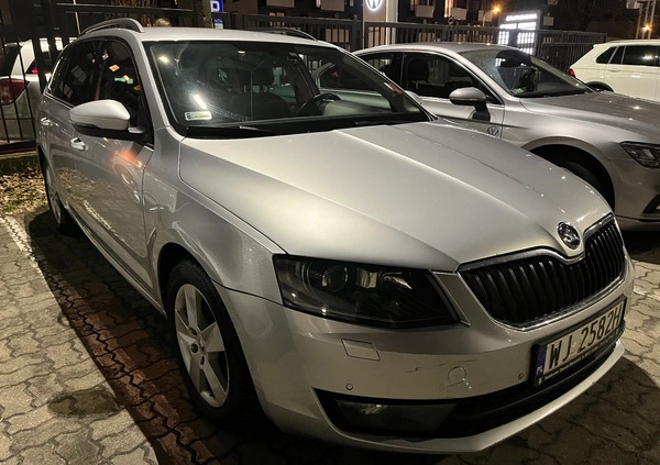 Skoda Octavia cena 35000 przebieg: 234000, rok produkcji 2015 z Warszawa małe 326